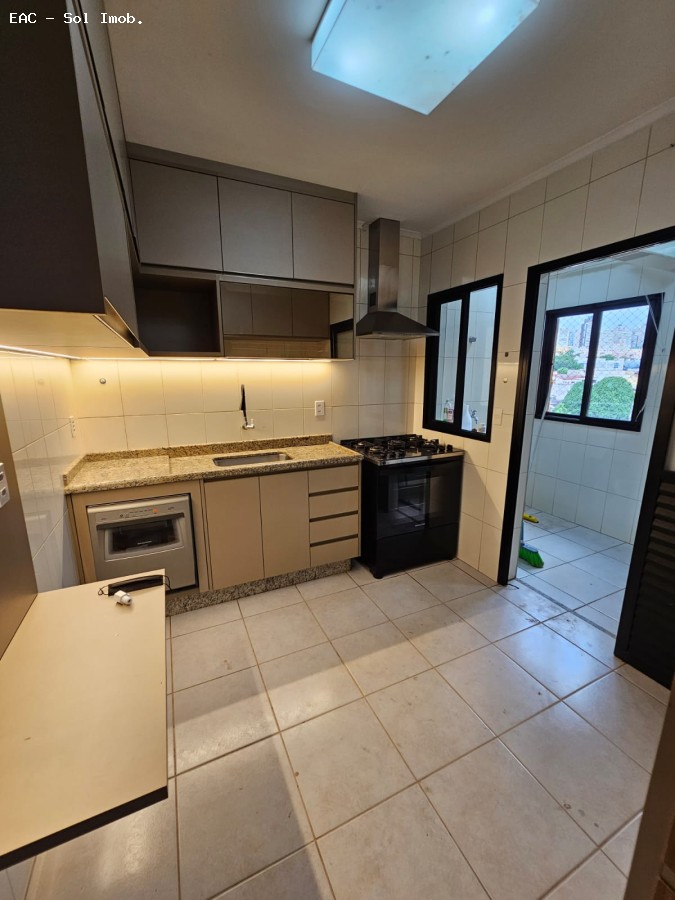 Apartamento para alugar com 3 quartos, 106m² - Foto 17
