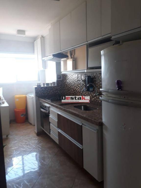 Apartamento à venda com 3 quartos, 70m² - Foto 4