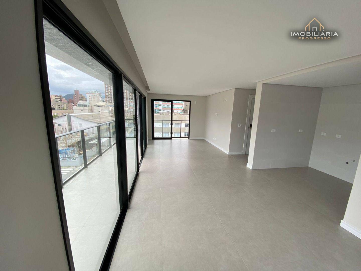 Apartamento à venda com 3 quartos, 136m² - Foto 5