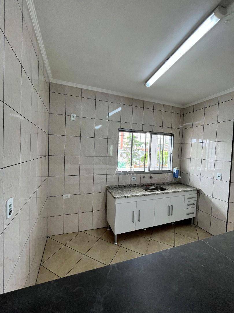 Casa para alugar com 6 quartos, 200m² - Foto 36