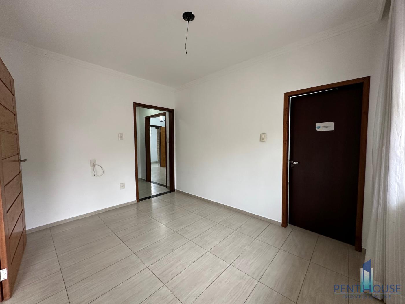 Casa à venda com 4 quartos, 202m² - Foto 5