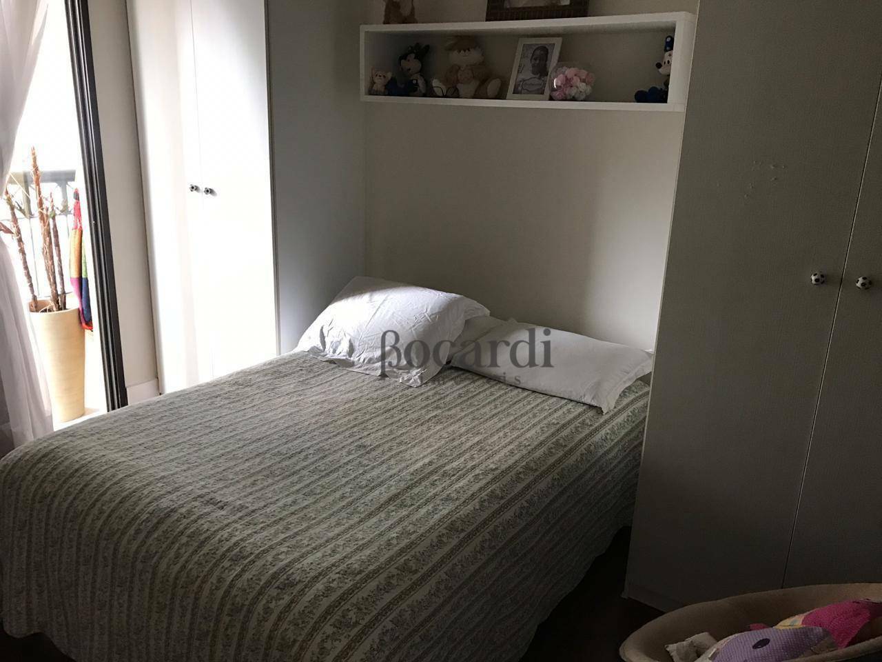 Apartamento à venda com 3 quartos, 130m² - Foto 4