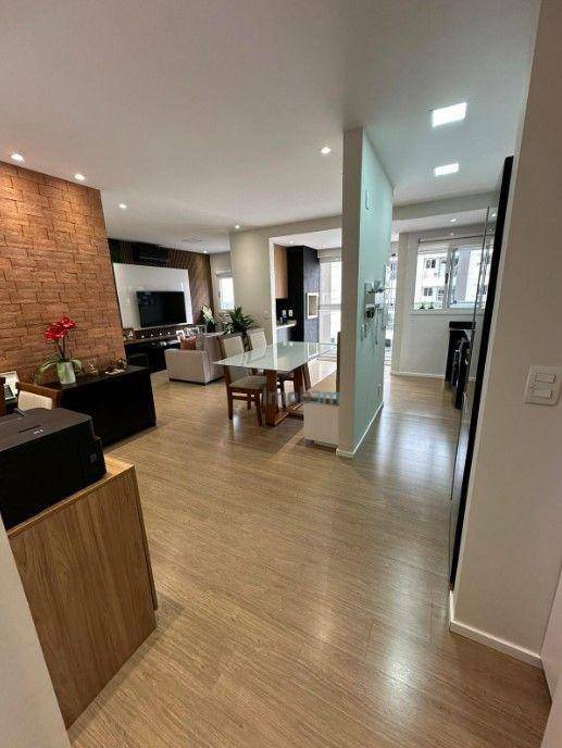 Apartamento à venda com 2 quartos, 71m² - Foto 2