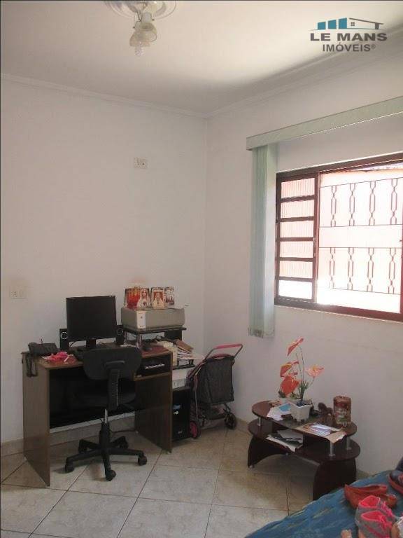 Casa à venda com 2 quartos, 220m² - Foto 10