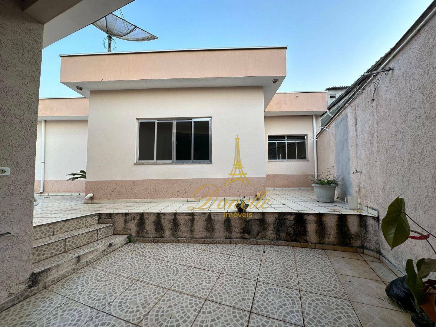 Casa à venda com 3 quartos, 182m² - Foto 2