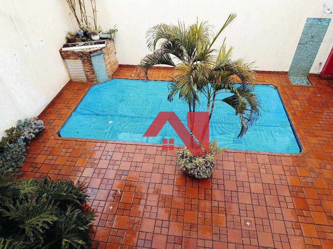 Casa, 3 quartos, 250 m² - Foto 1