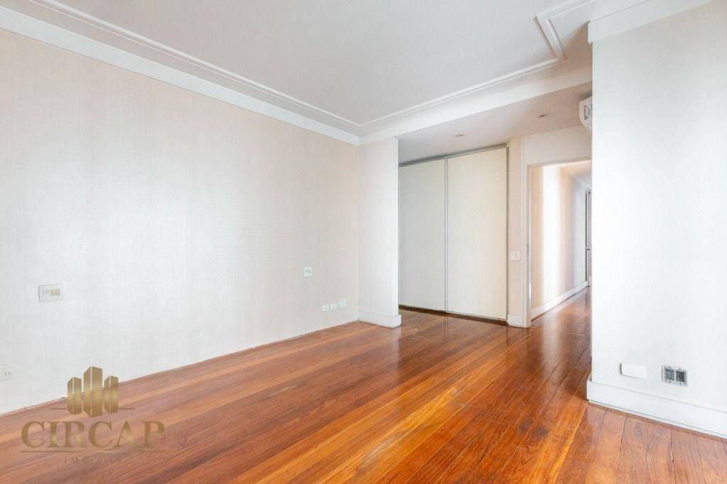 Apartamento à venda com 4 quartos, 211m² - Foto 7