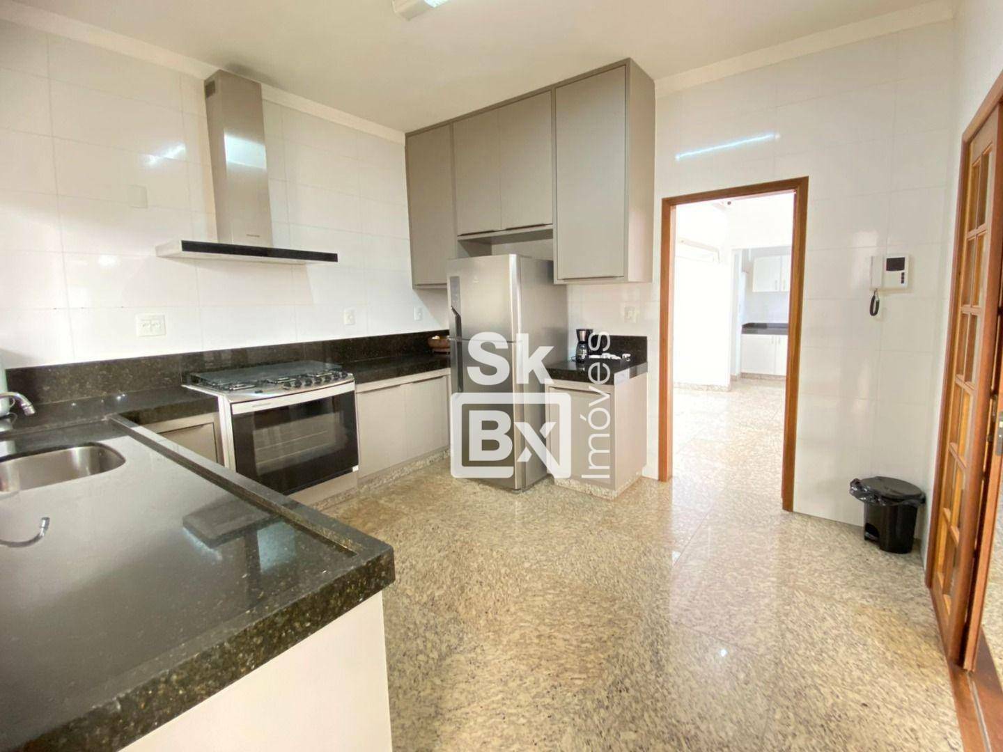 Casa à venda com 3 quartos, 207m² - Foto 15