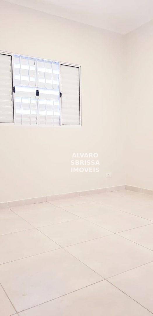 Casa à venda com 3 quartos, 81m² - Foto 4