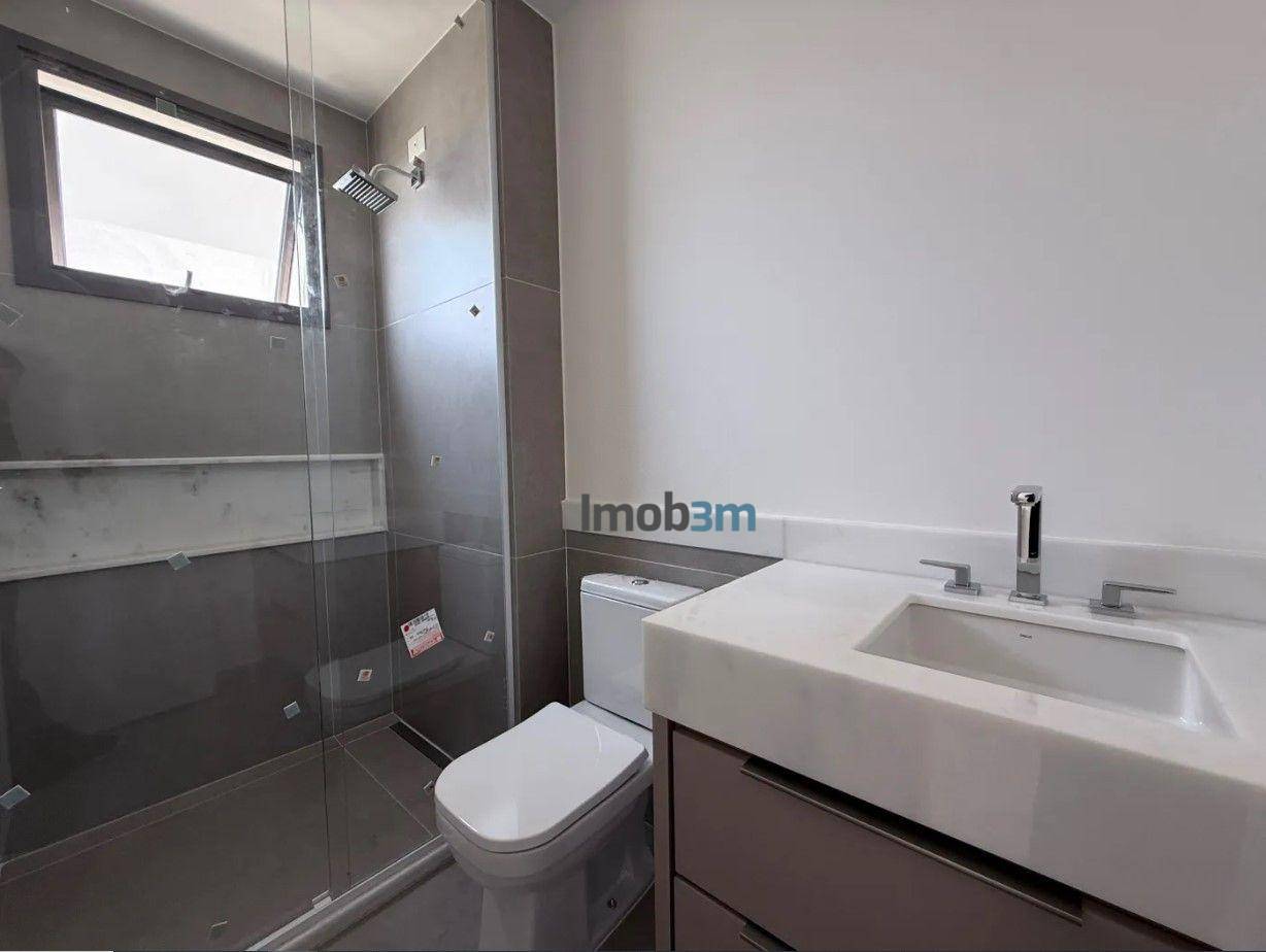 Apartamento para alugar com 3 quartos, 137m² - Foto 15