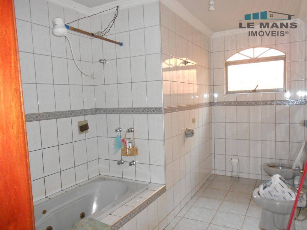 Casa à venda com 3 quartos, 220m² - Foto 15