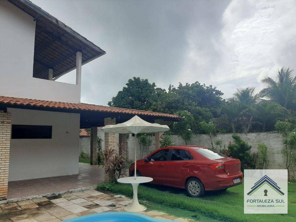 Casa à venda com 4 quartos, 240m² - Foto 2