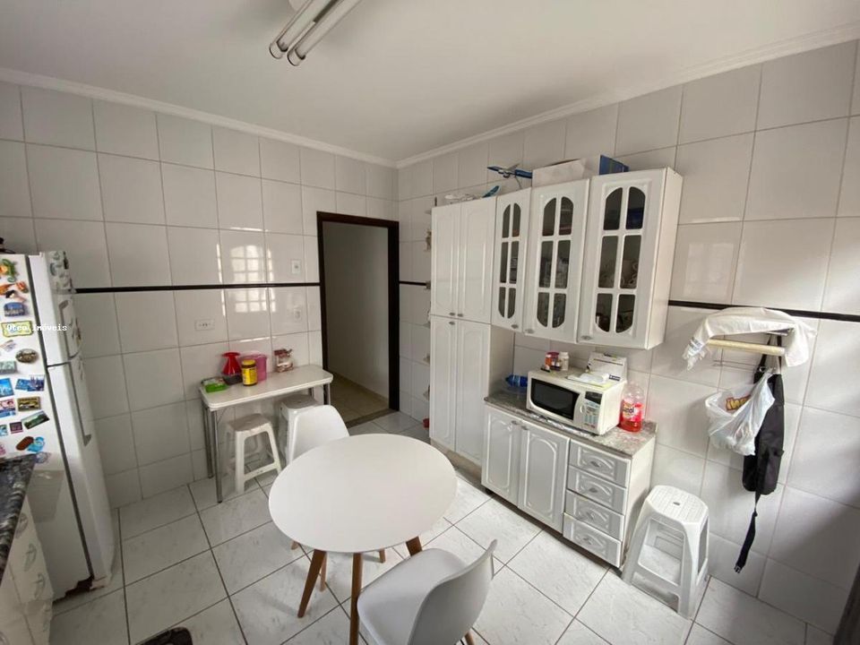 Casa à venda com 3 quartos, 130m² - Foto 10