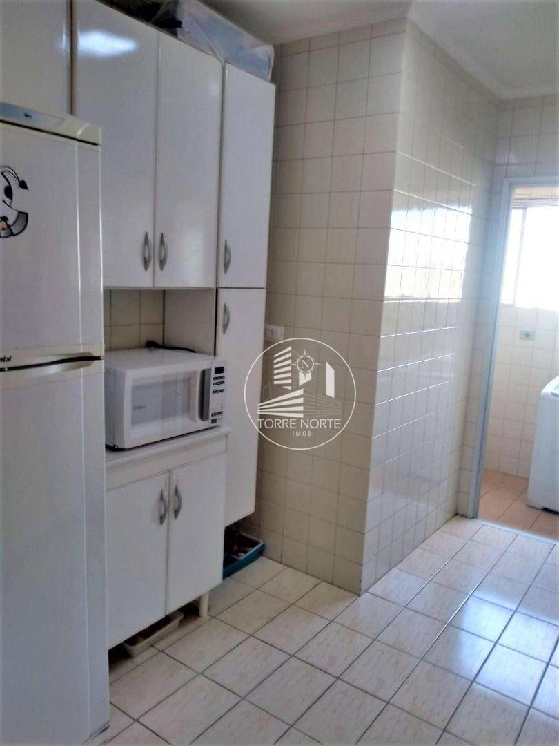 Apartamento à venda com 3 quartos, 97m² - Foto 3