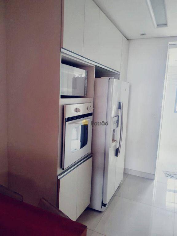 Apartamento à venda com 3 quartos, 130m² - Foto 32