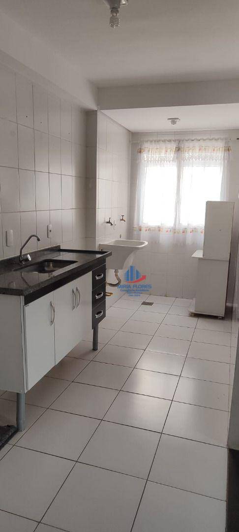 Apartamento à venda com 2 quartos, 70m² - Foto 2