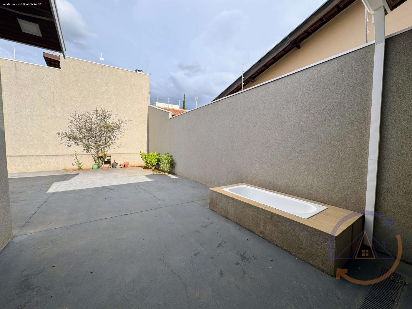 Casa à venda com 3 quartos, 312m² - Foto 11