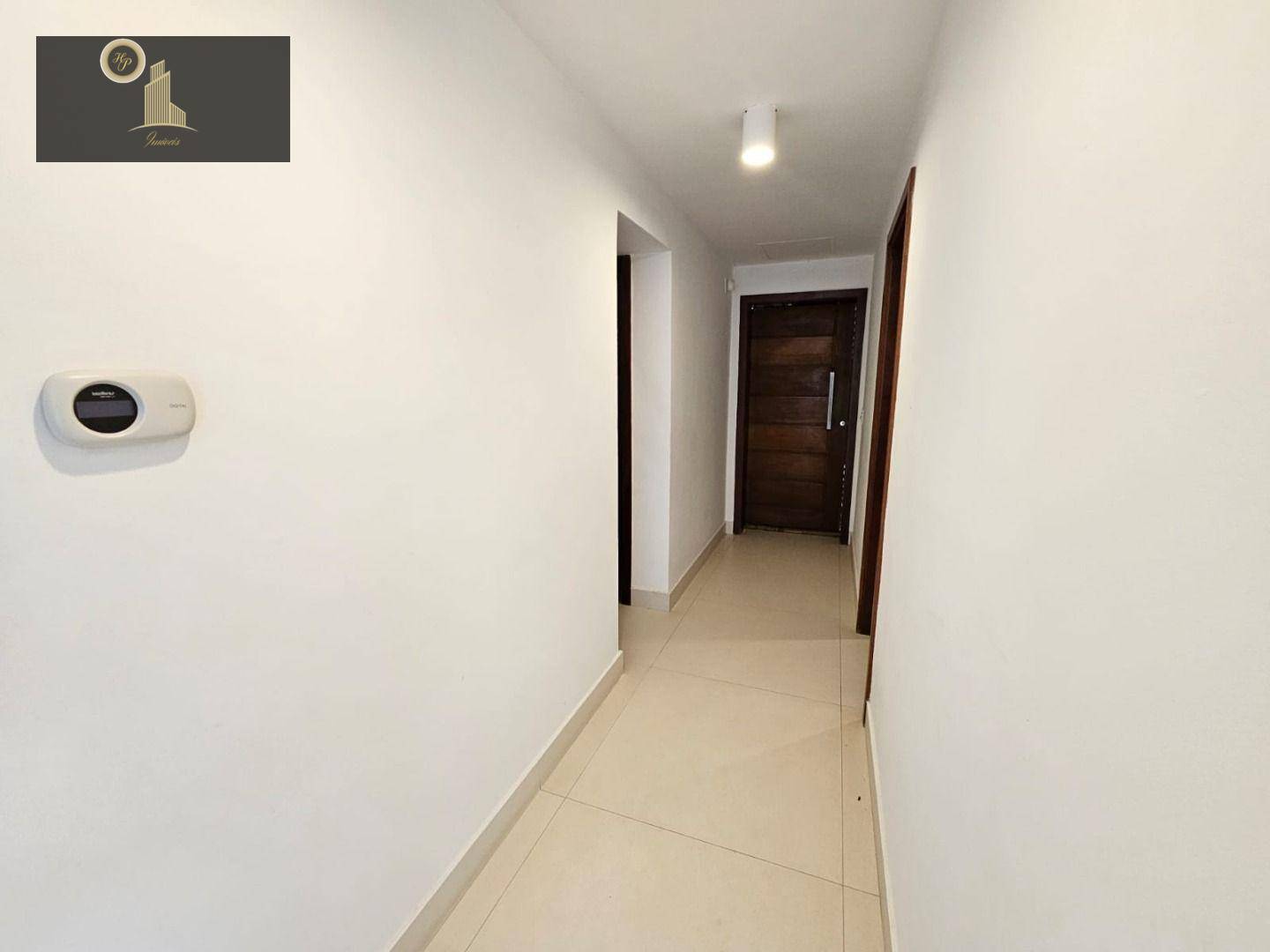 Casa de Condomínio à venda com 4 quartos, 450m² - Foto 2