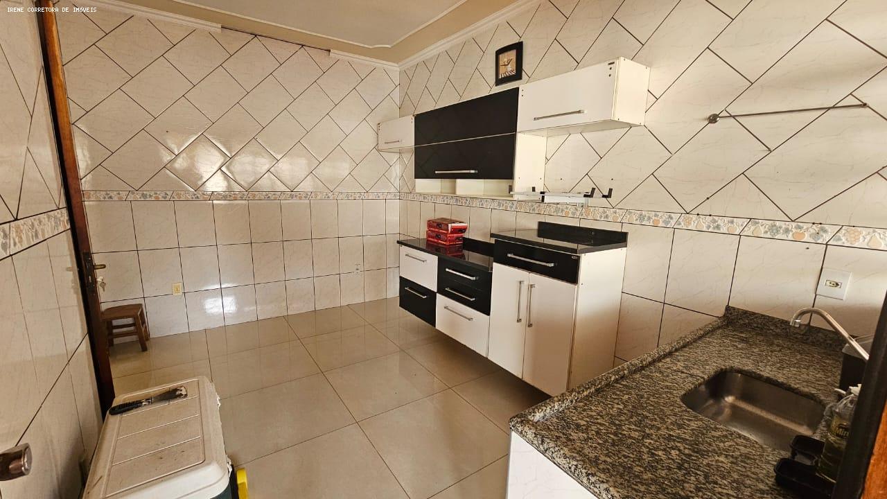 Casa à venda com 3 quartos, 370m² - Foto 13