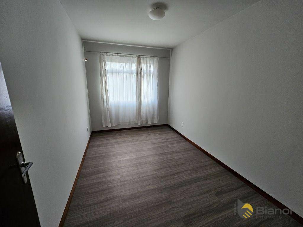 Apartamento à venda com 3 quartos, 159m² - Foto 8