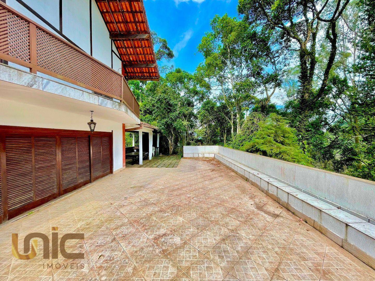 Casa de Condomínio à venda com 4 quartos, 209m² - Foto 2