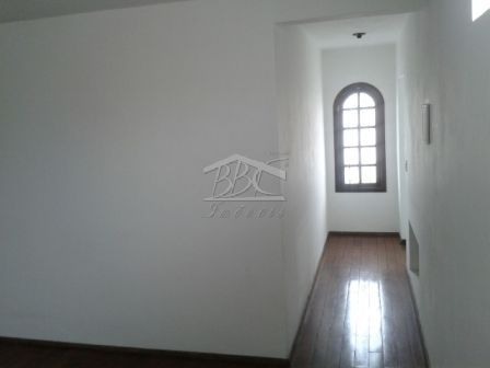 Casa para alugar com 2 quartos, 275m² - Foto 3