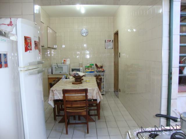 Casa à venda com 3 quartos, 80m² - Foto 13