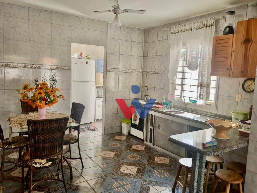 Casa à venda com 4 quartos, 172m² - Foto 4