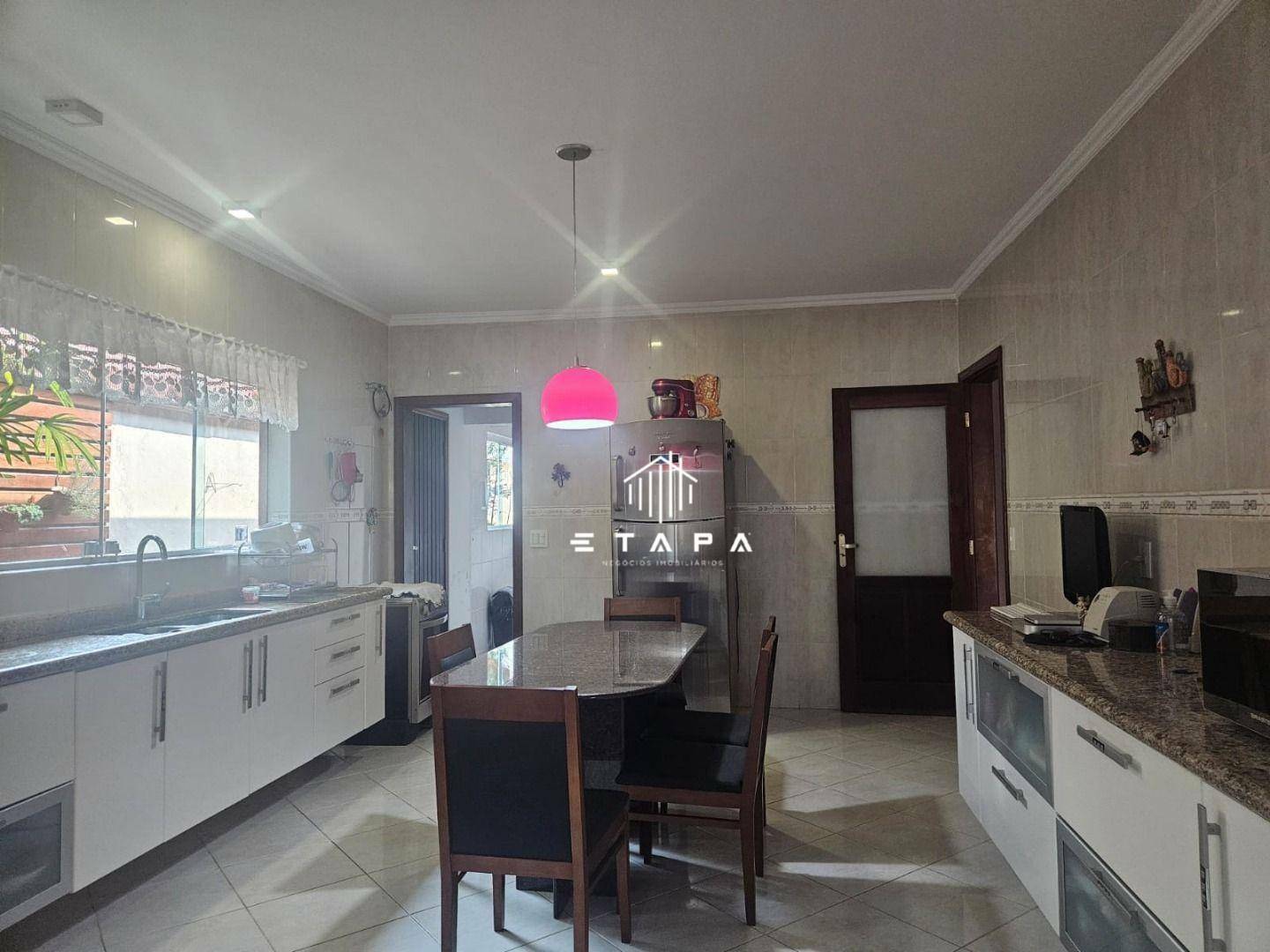 Casa à venda com 4 quartos, 330m² - Foto 26
