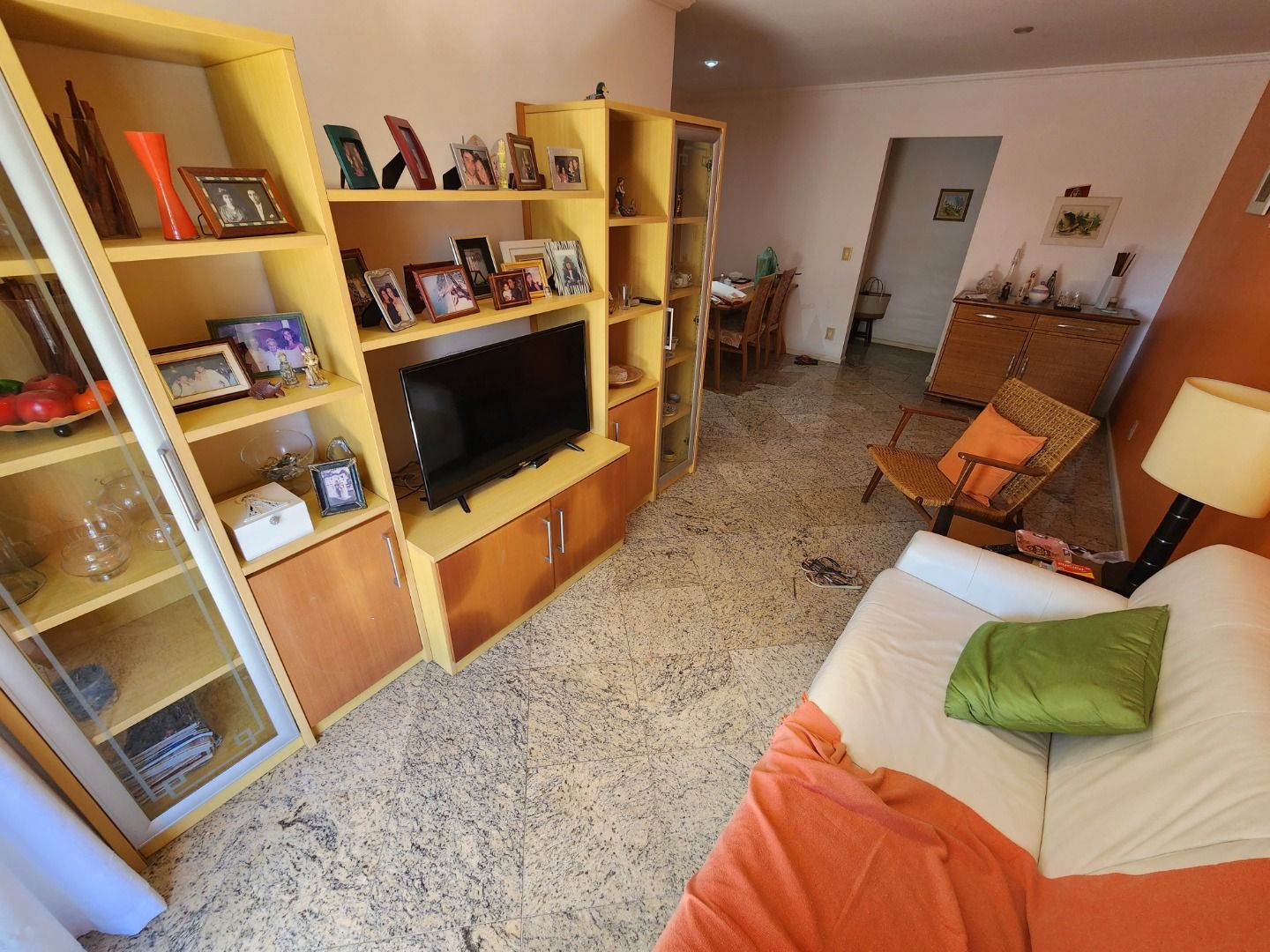 Apartamento à venda com 2 quartos, 93m² - Foto 2