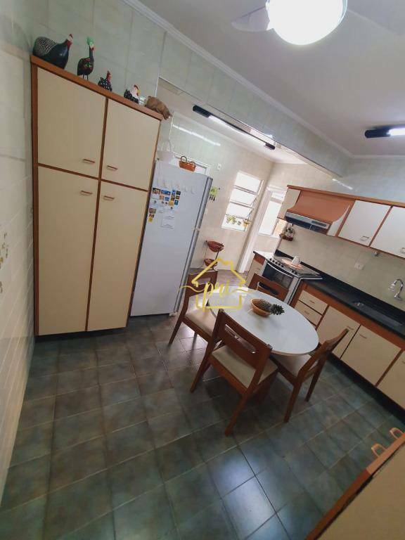 Apartamento à venda com 3 quartos, 200m² - Foto 21