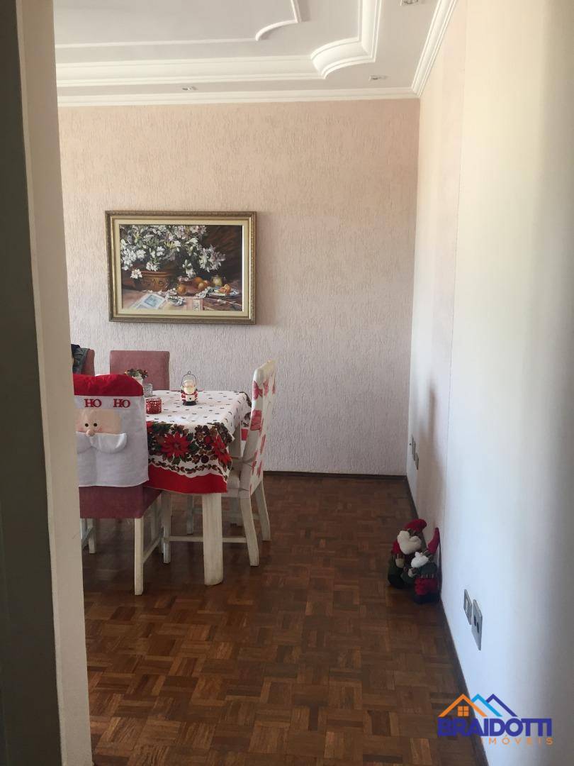 Apartamento à venda com 2 quartos, 77m² - Foto 2