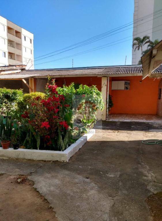 Casa à venda com 3 quartos, 350m² - Foto 2