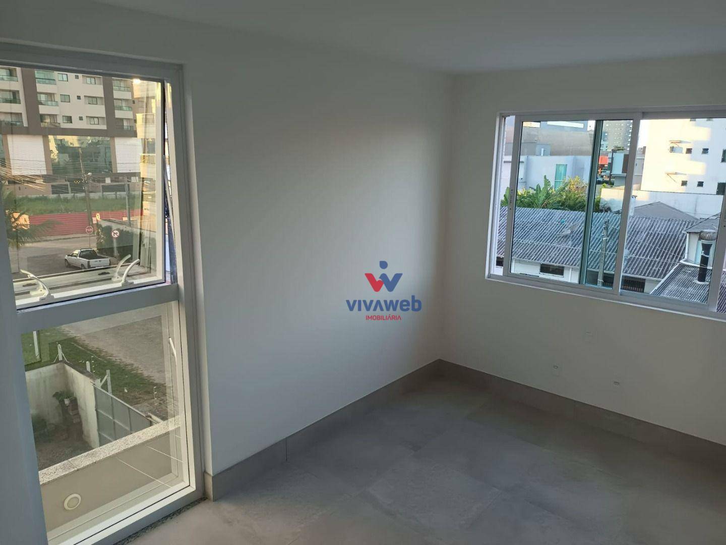 Apartamento à venda com 2 quartos, 62m² - Foto 1