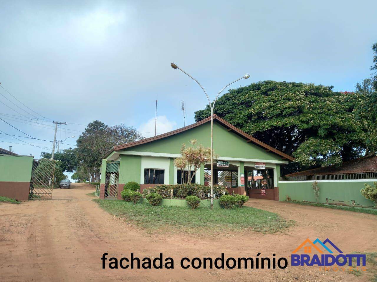 Casa à venda com 4 quartos, 320m² - Foto 1