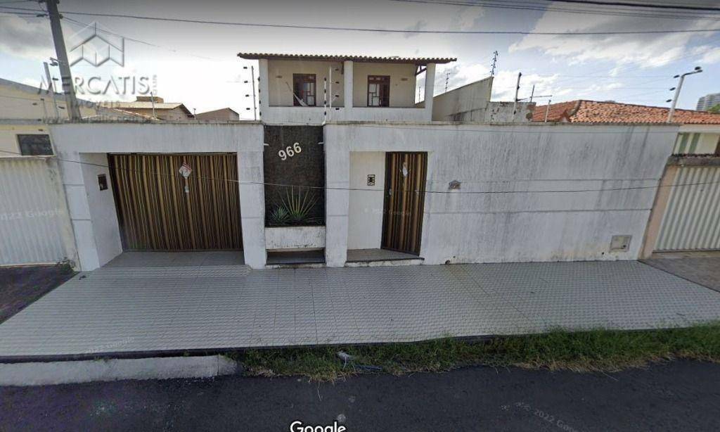 Casa à venda com 6 quartos, 419m² - Foto 1