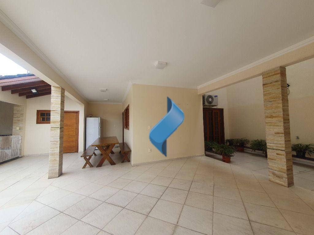 Casa à venda com 3 quartos, 338m² - Foto 6