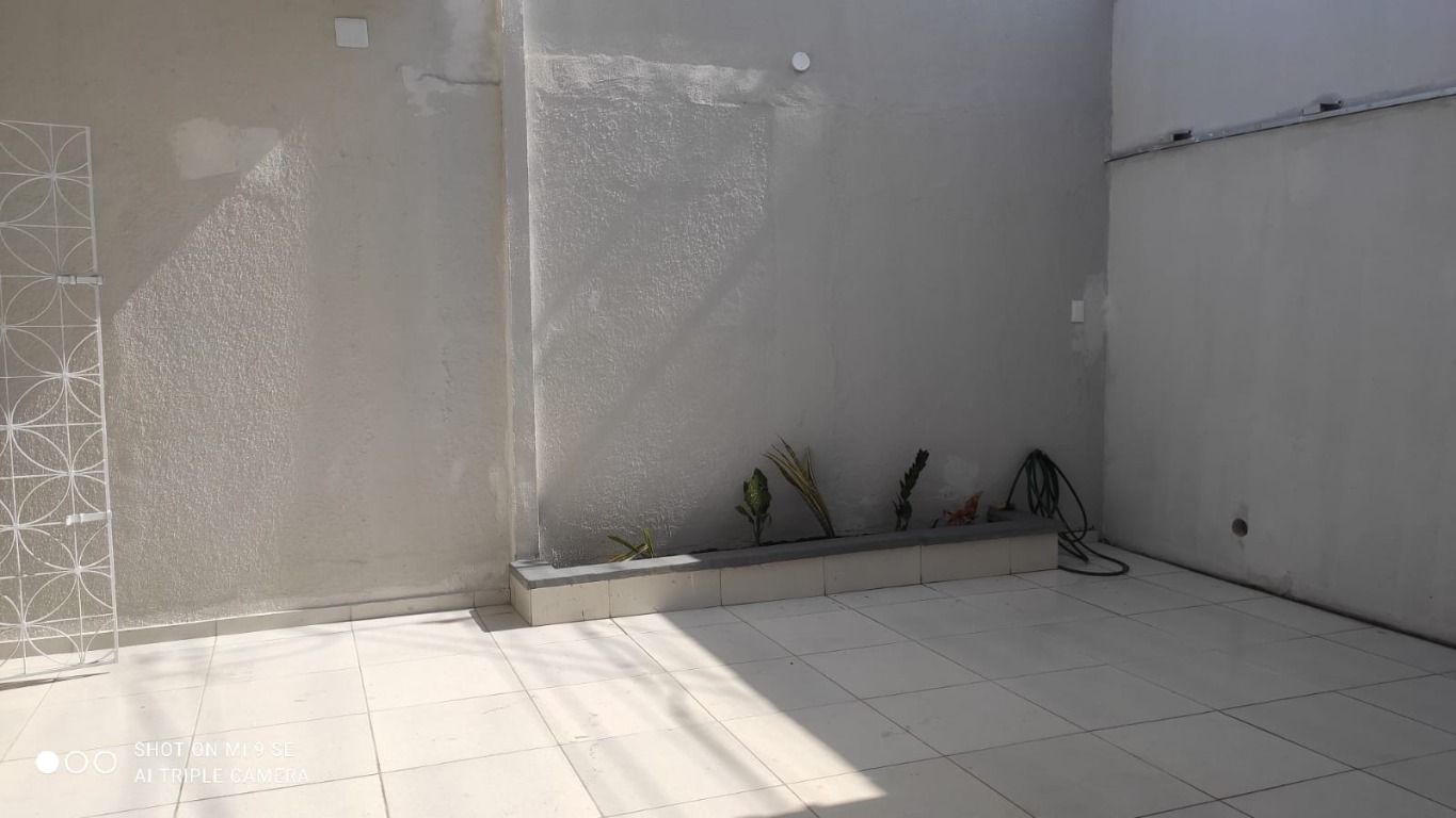 Casa de Condomínio para alugar com 2 quartos, 112m² - Foto 3