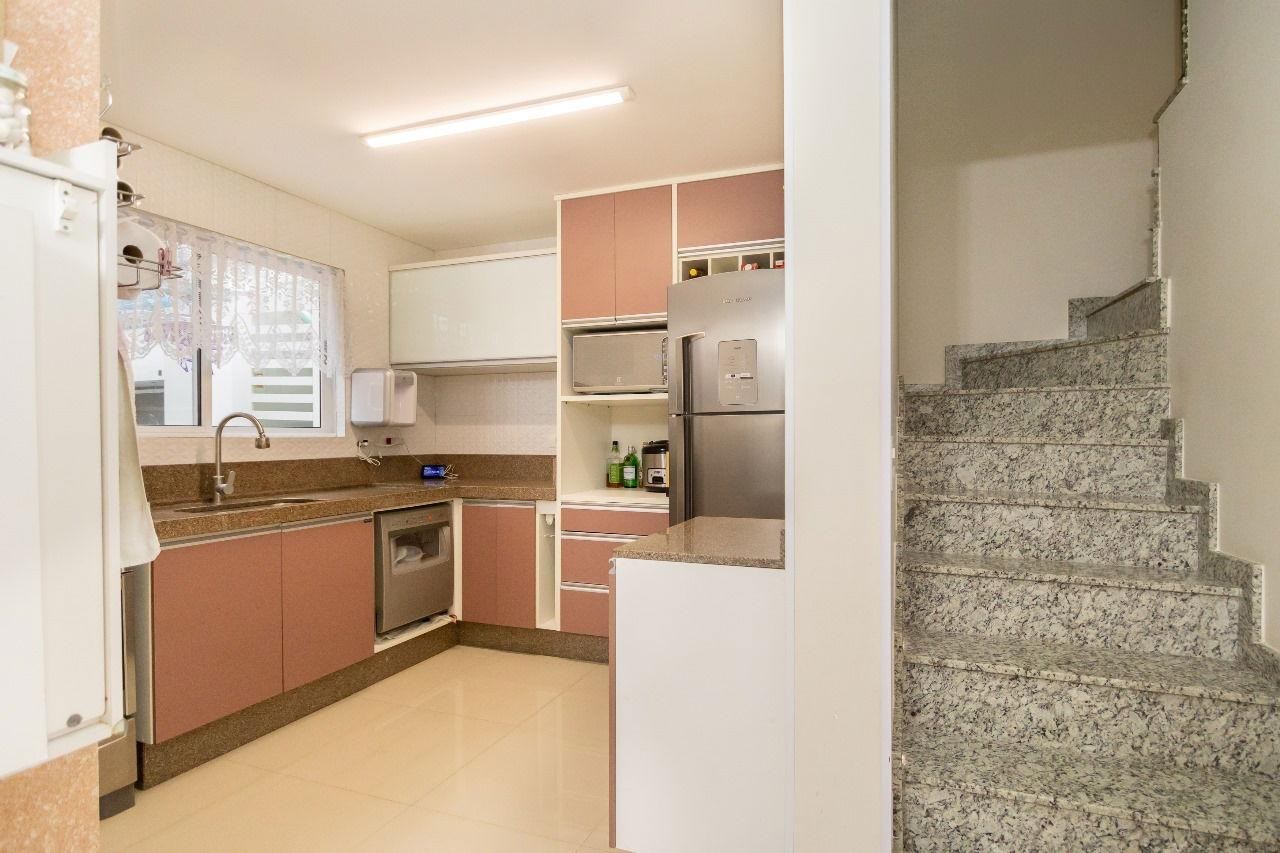Sobrado à venda com 3 quartos, 99m² - Foto 2