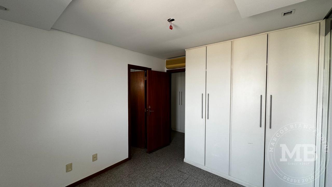 Apartamento à venda com 3 quartos, 181m² - Foto 18