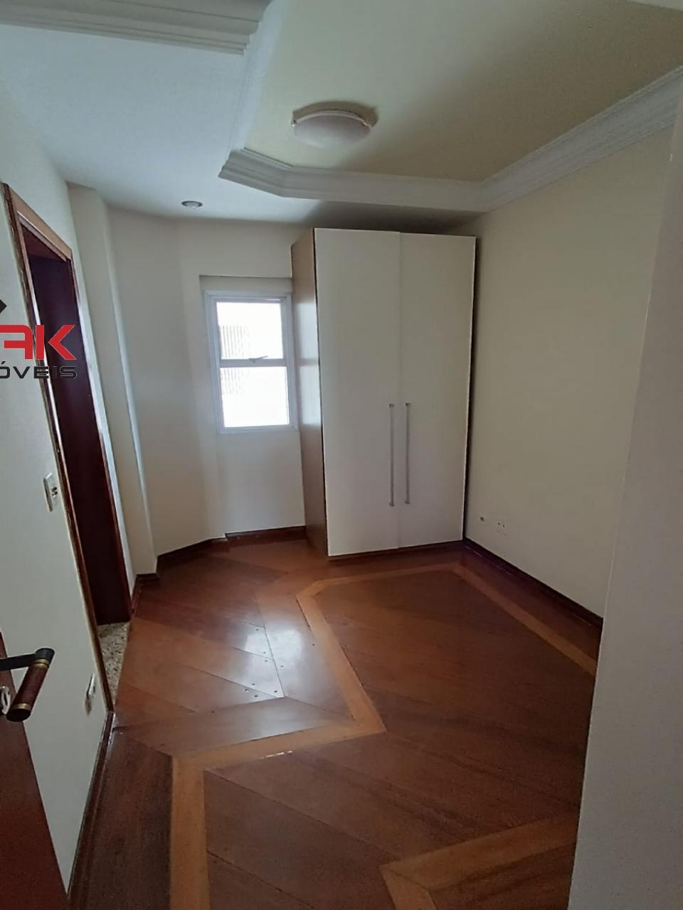 Apartamento para alugar com 3 quartos, 127m² - Foto 16