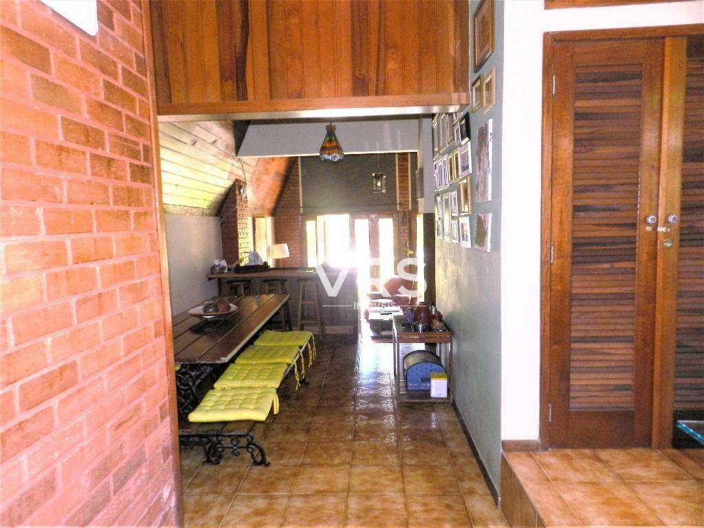 Casa à venda com 5 quartos, 256m² - Foto 13