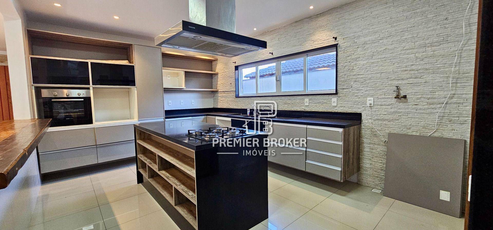 Casa de Condomínio à venda com 3 quartos, 248m² - Foto 2