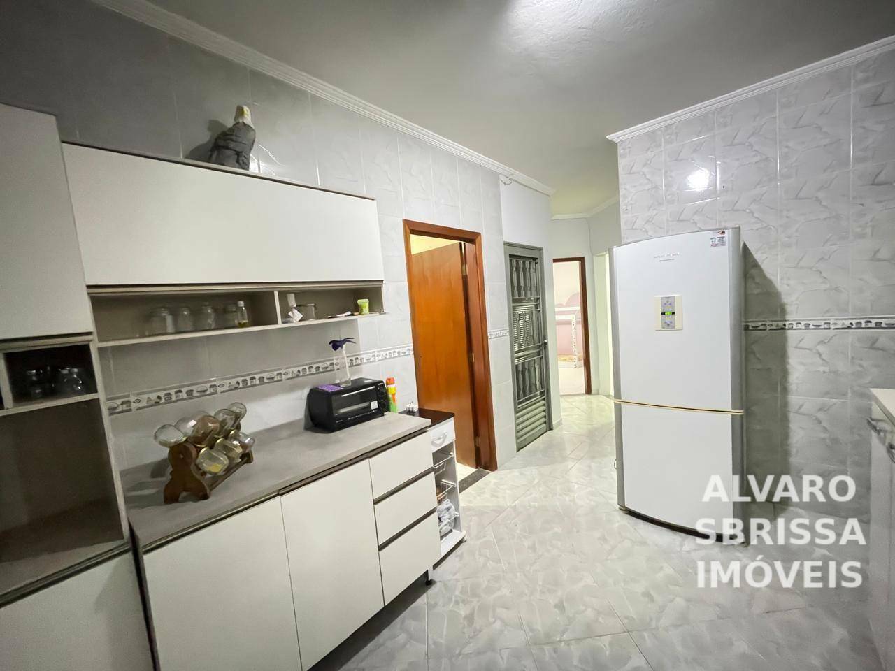 Casa à venda com 4 quartos, 247m² - Foto 17