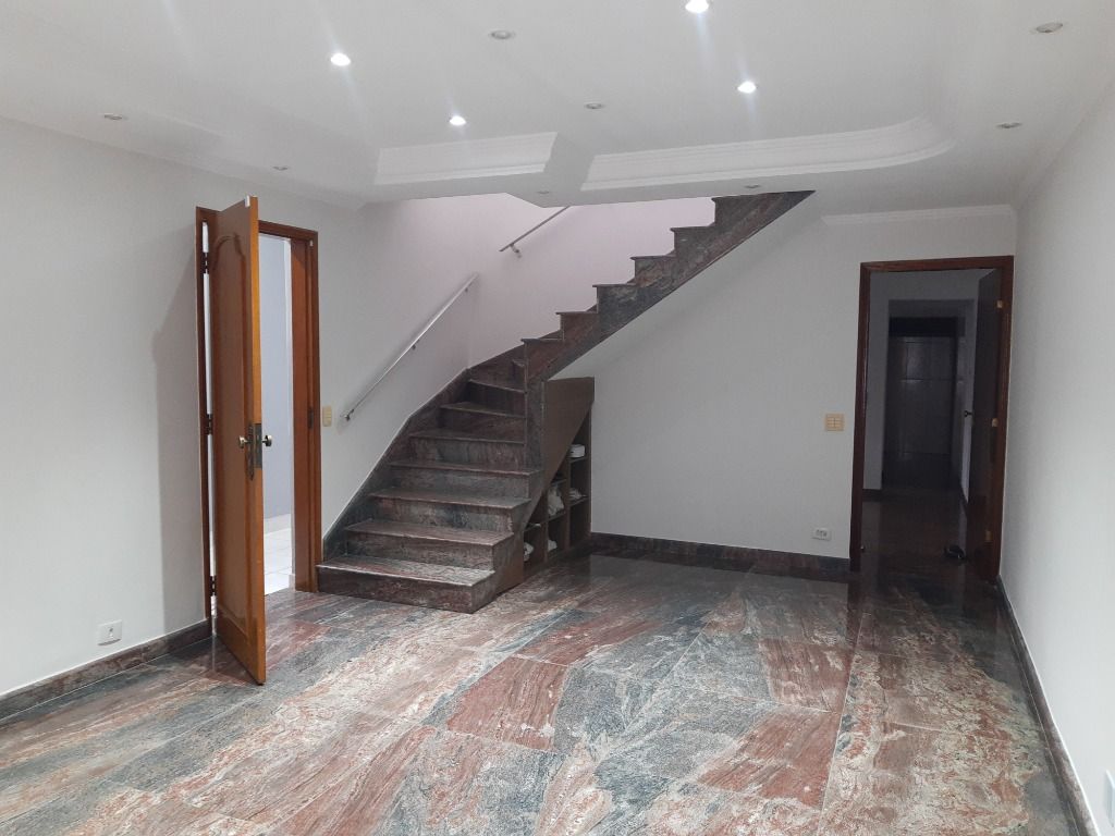 Sobrado à venda com 4 quartos, 250m² - Foto 3