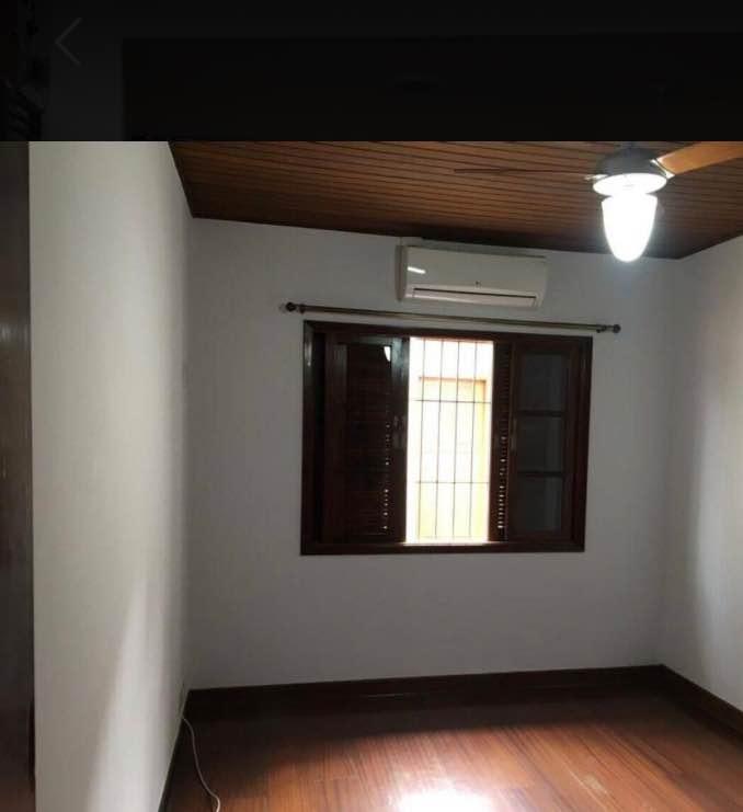 Casa para alugar com 3 quartos, 300m² - Foto 11