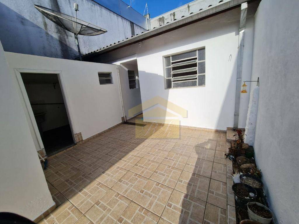 Casa à venda com 2 quartos, 180m² - Foto 6