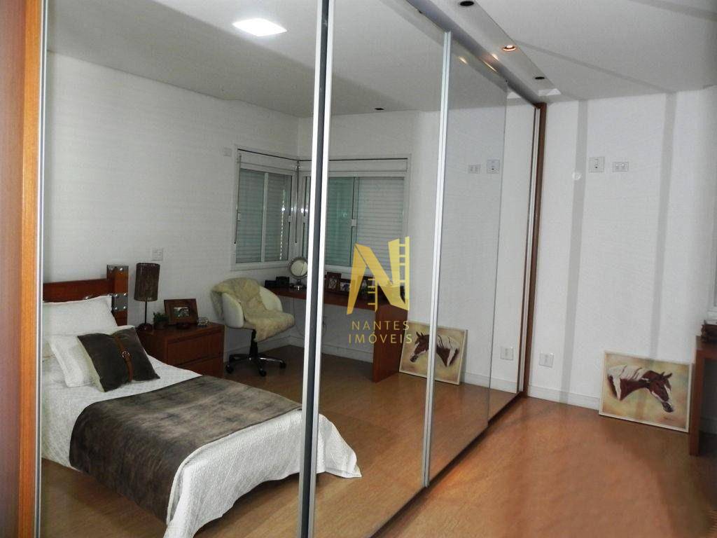 Casa de Condomínio à venda com 4 quartos, 400m² - Foto 27