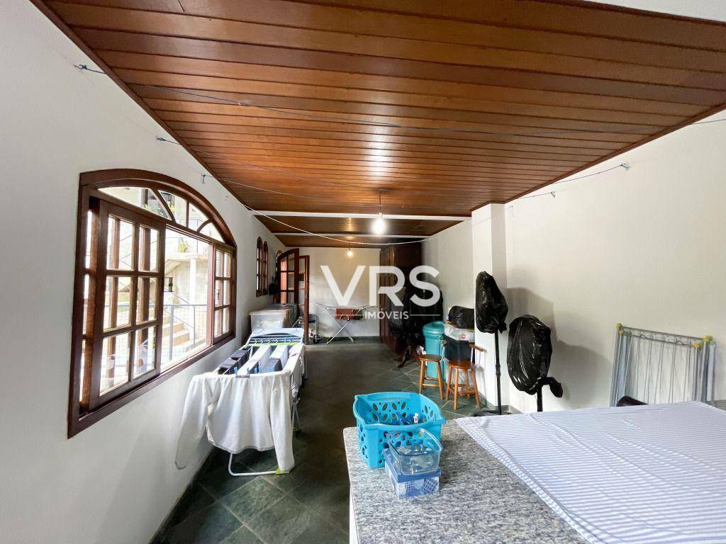 Casa à venda com 4 quartos, 255m² - Foto 30