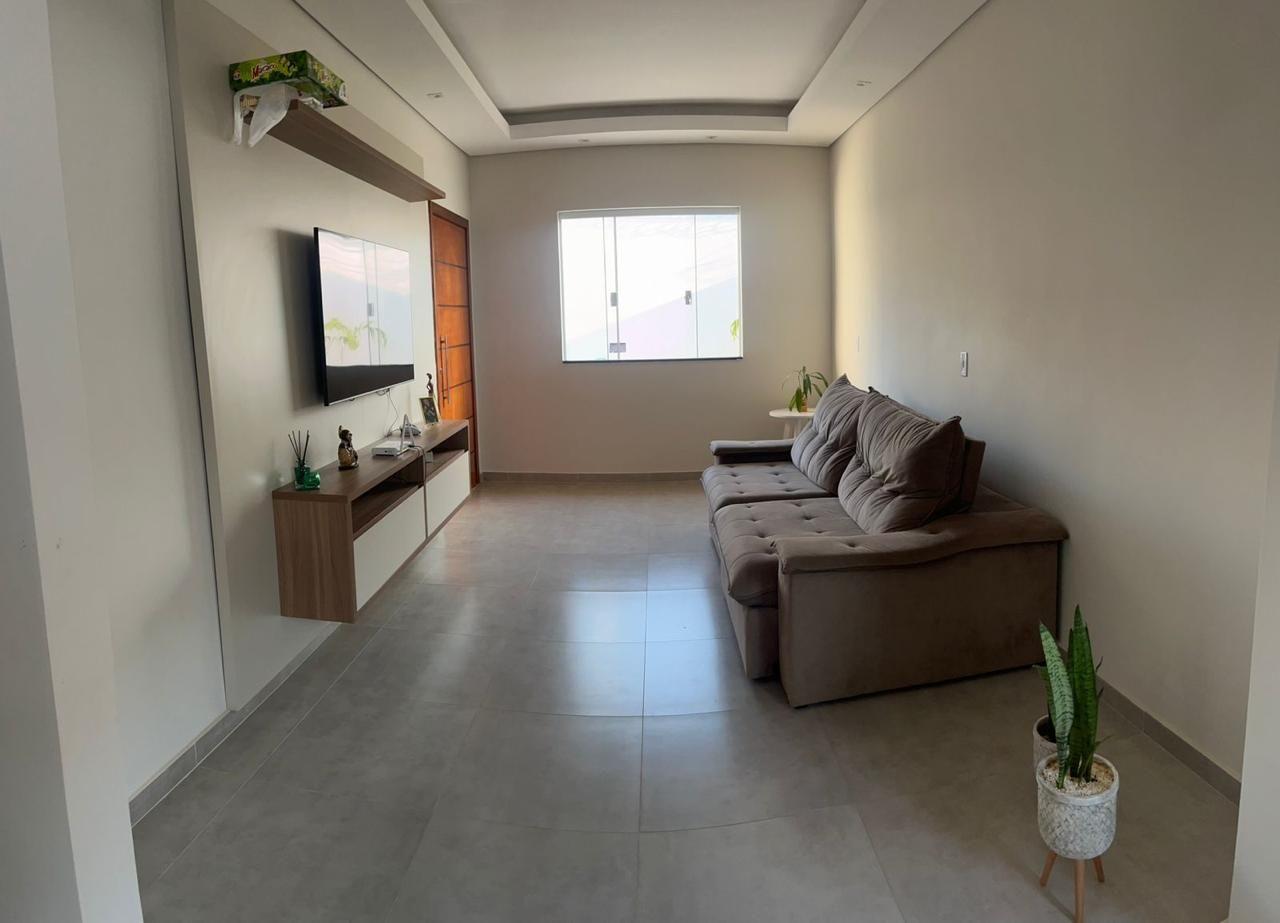 Casa à venda com 3 quartos, 200m² - Foto 2